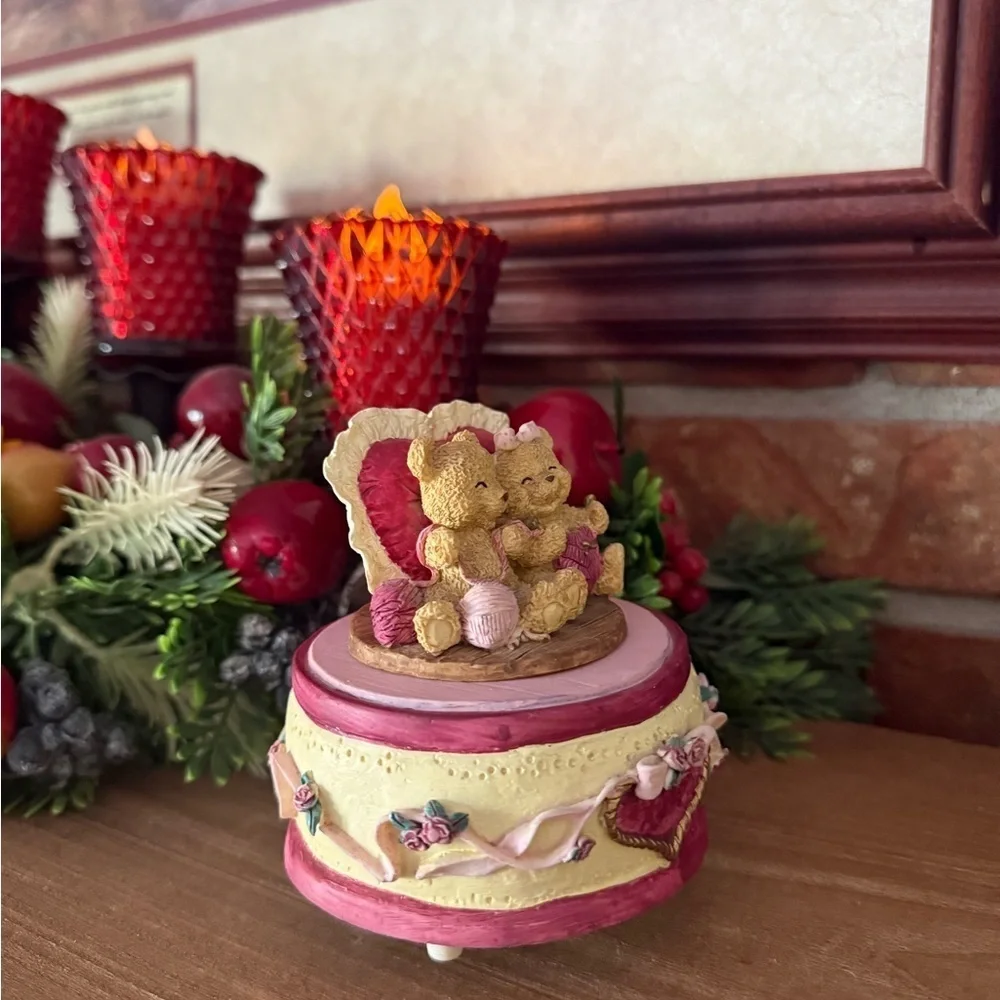 Vintage Bears & Friends Gold Collection Charming Musical Love Bear Figurine